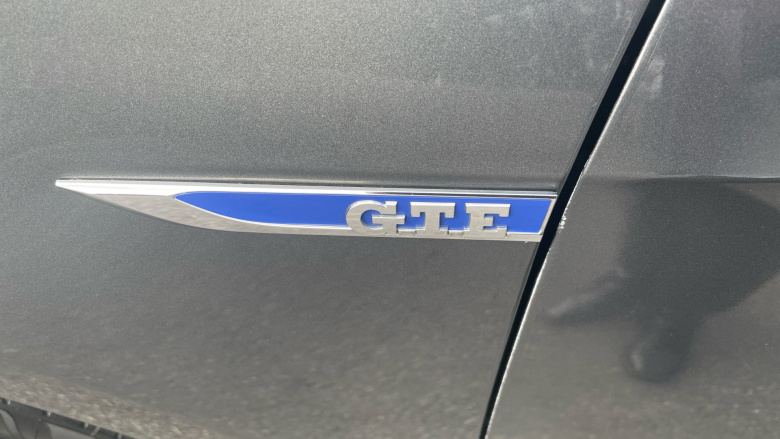 Volkswagen Golf 1.4 TSI GTE Advance 5dr DSG Hatchback